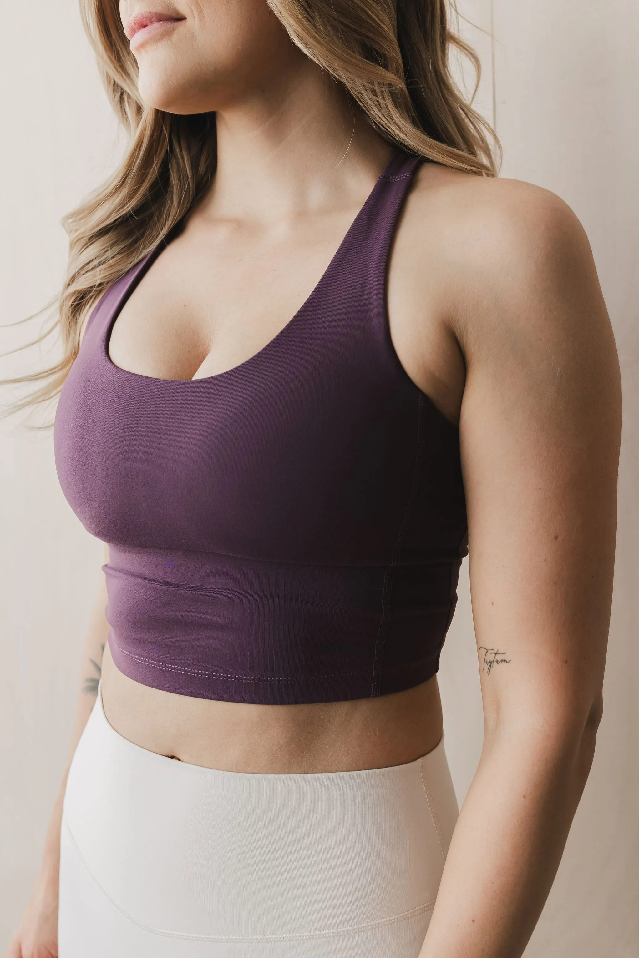 Ava Crop