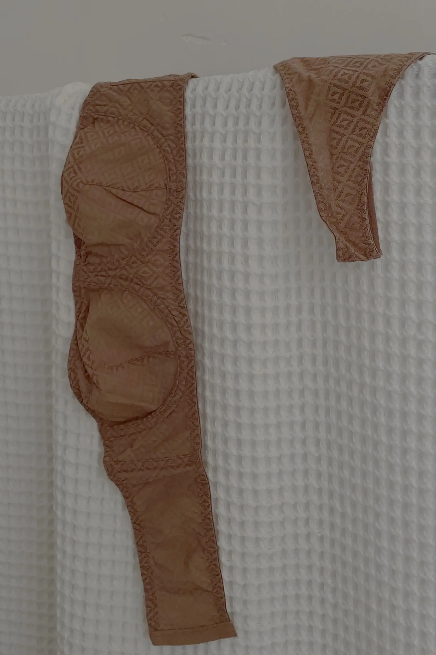 Betty Strapless Bra in Bronze