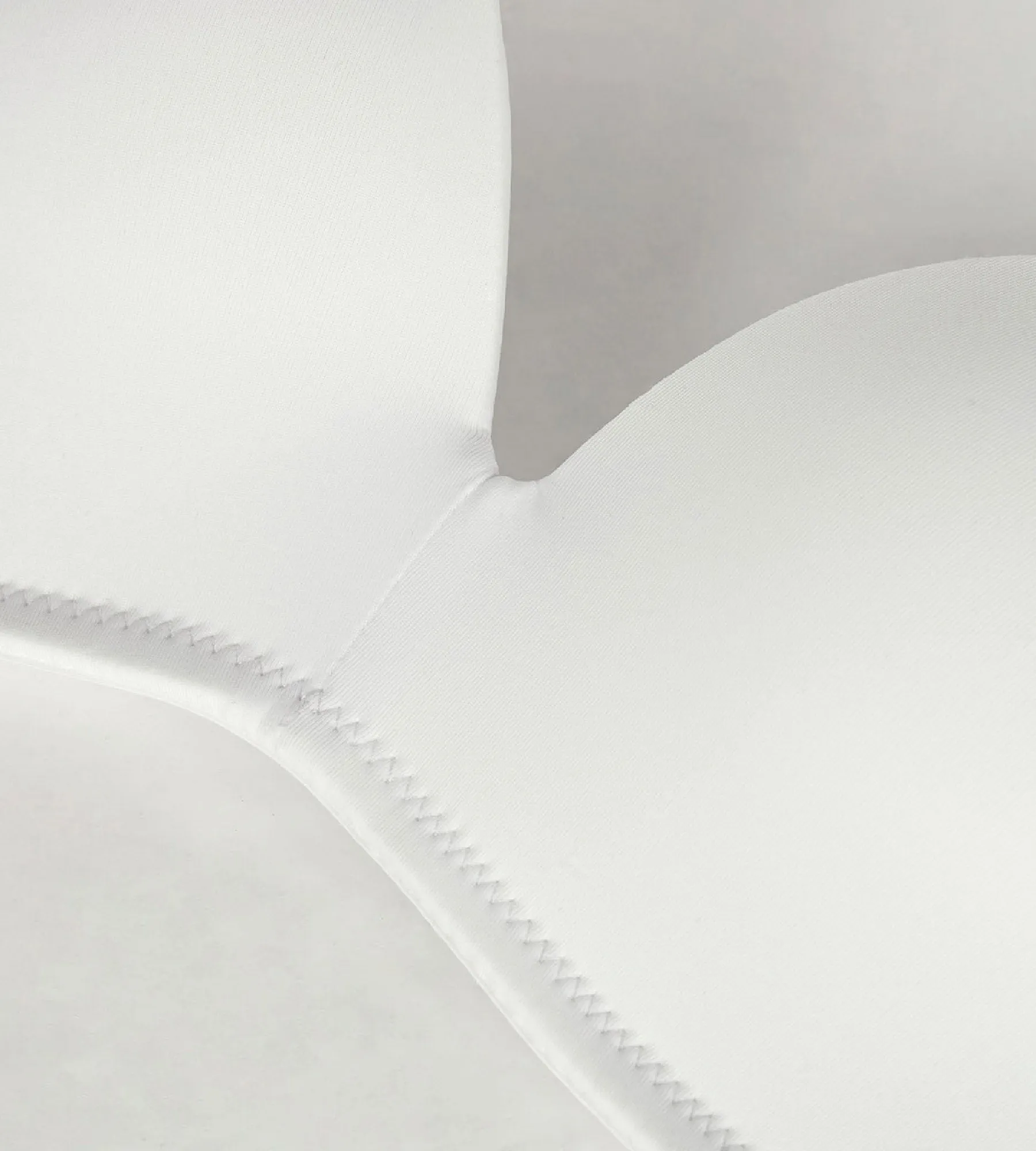 White triangle bra with cups for girls Dim Invisible
